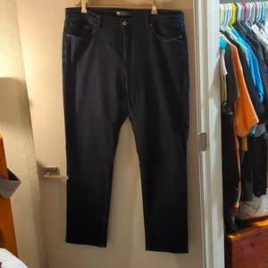 Very dark wash Levi's 512 skinny jeans 20W